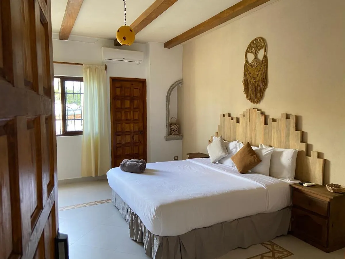 Nomads Enigmatic Hotel & Restaurant Bar كانكون المكسيك