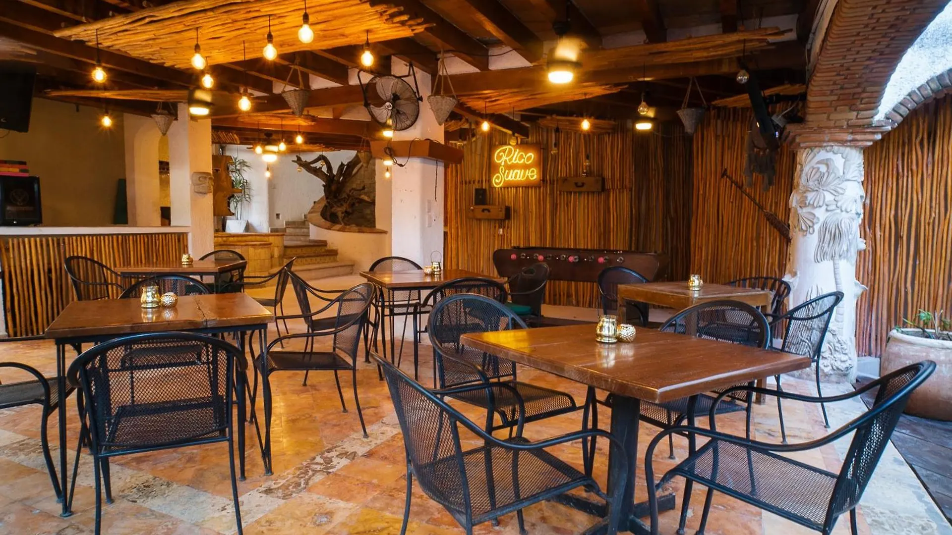 Nomads Enigmatic Hotel & Restaurant Bar Cancún