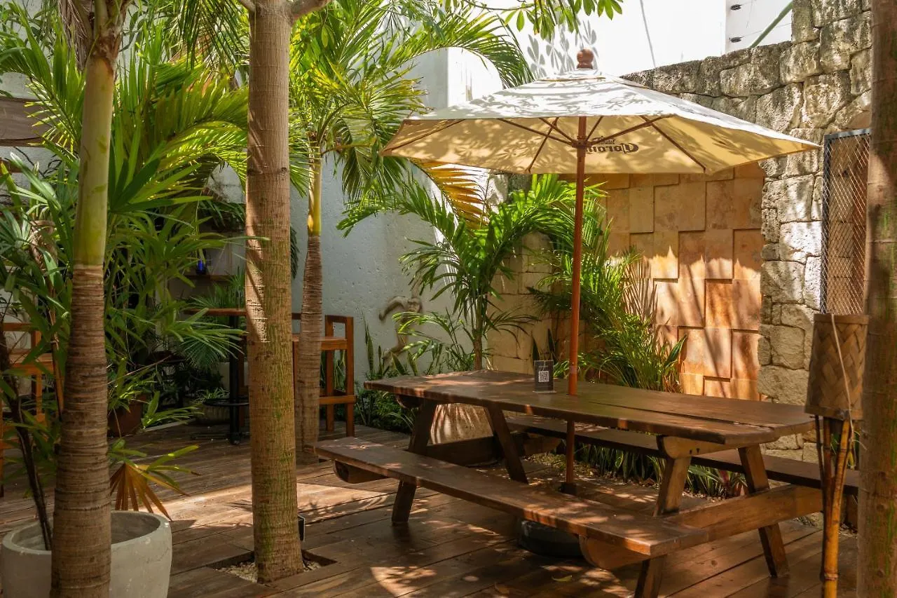 Nomads Enigmatic Hotel & Restaurant Bar Cancún
